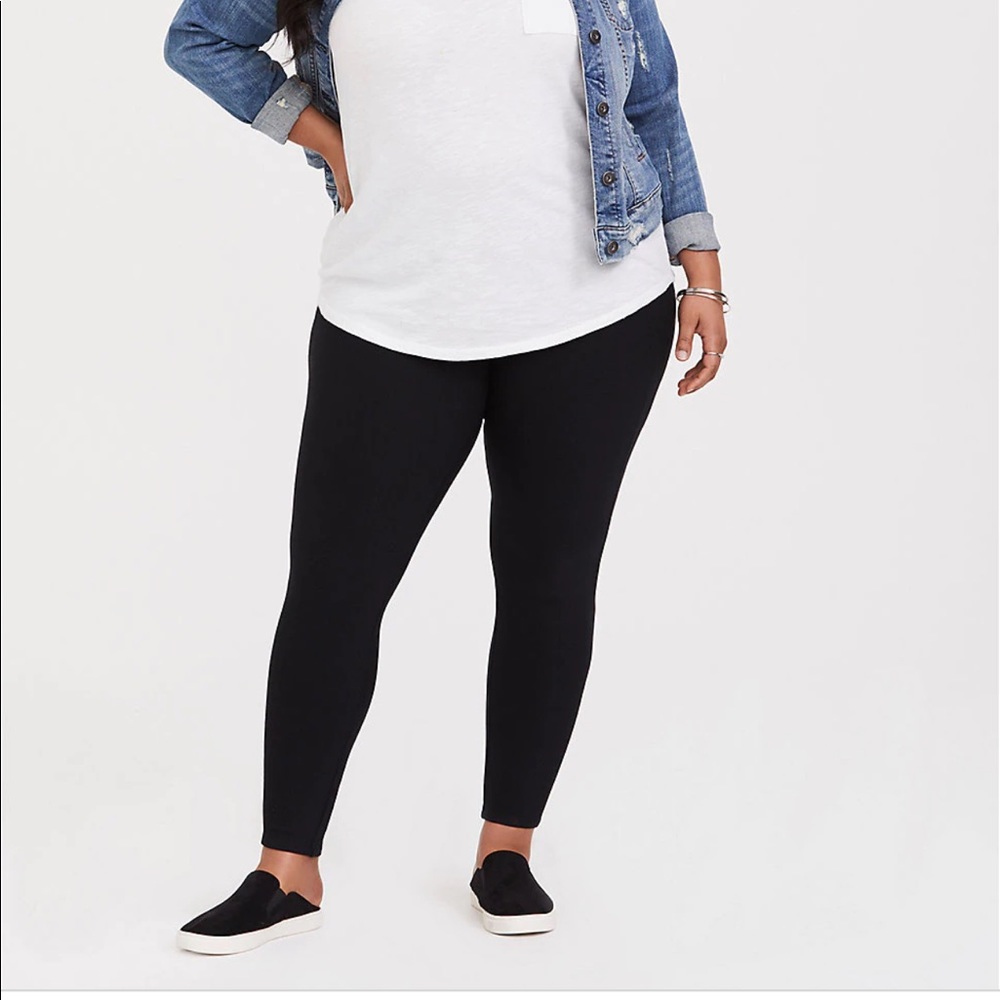 Torrid premium leggings. Not black.